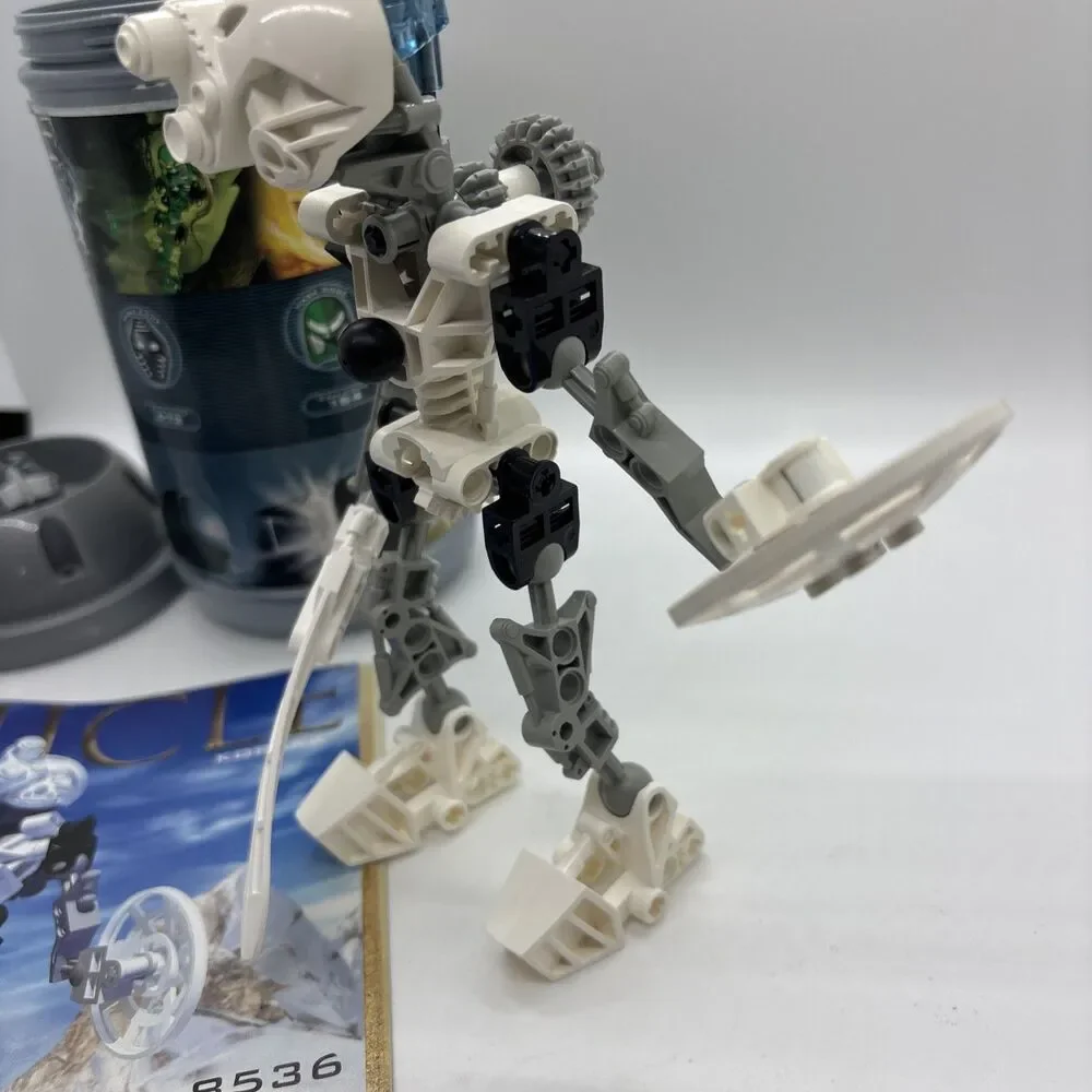 LEGO BIONICLE 8536 Kopaka Toa Mata 2001 Complete Set Canister